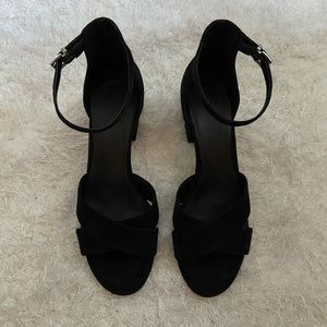 Suede Vince Camuto Block Heel Sandal Size 10